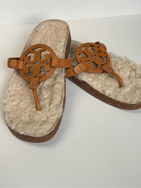 Tory Burch Miller Shearling Footbed Leather Thong Sandals Tan Size 10.5